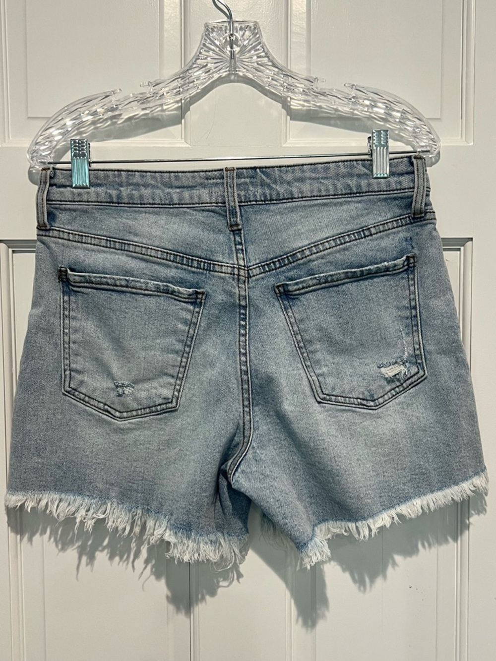 KUT from the Kloth Jane Long Shorts High Rise Frayed Hem Light Wash Denim Size 6 - Picture 4 of 7